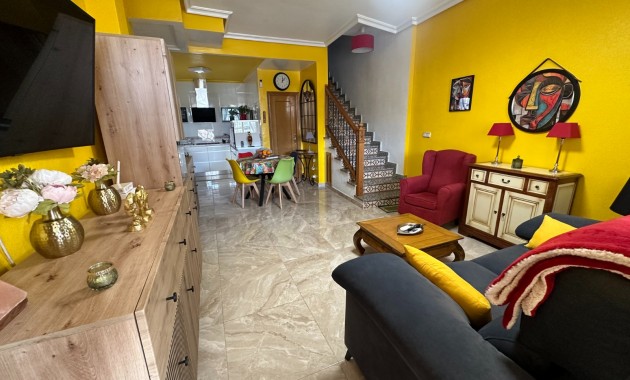 Herverkoop - Herenhuis -
Bigastro