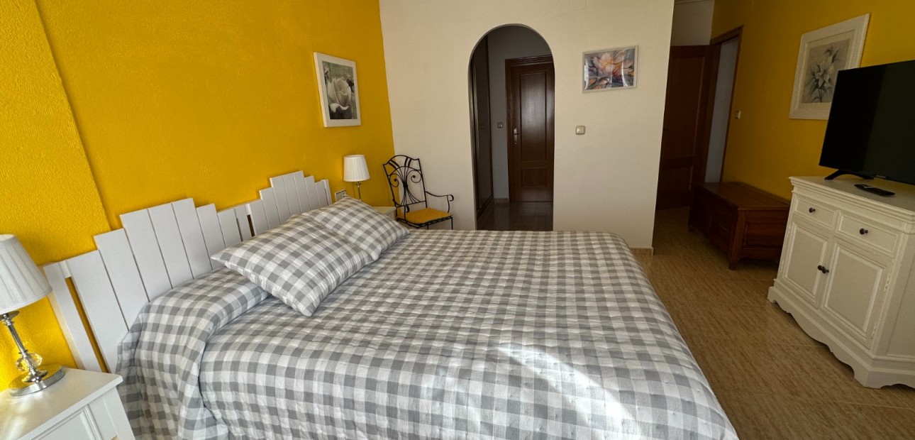 Herverkoop - Herenhuis -
Bigastro