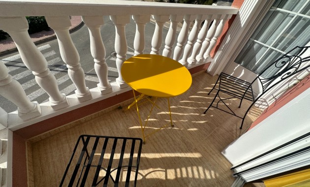 Herverkoop - Herenhuis -
Bigastro