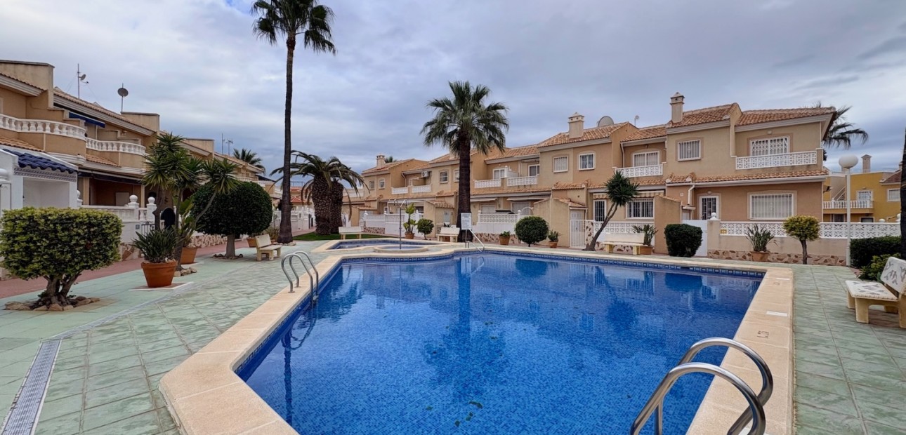 Herverkoop - Adosado -
Rojales - Ciudad Quesada