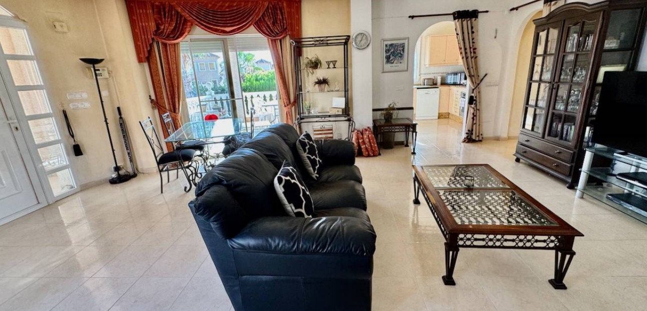 Sale - Villa -
Benferri