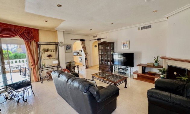 Sale - Villa -
Benferri