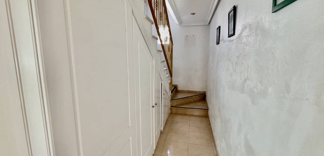 Sale - Villa -
Benferri