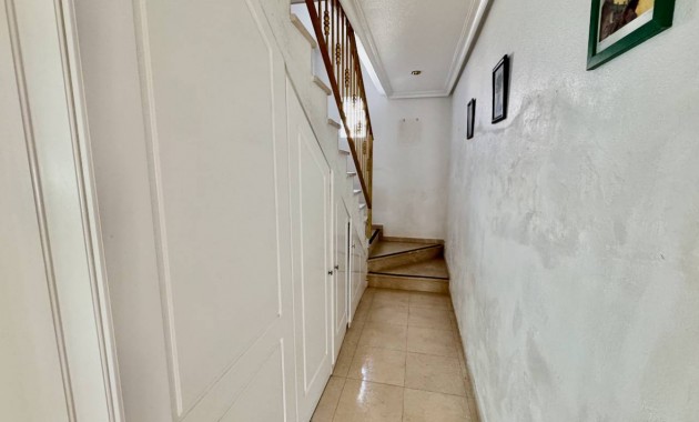 Sale - Villa -
Benferri