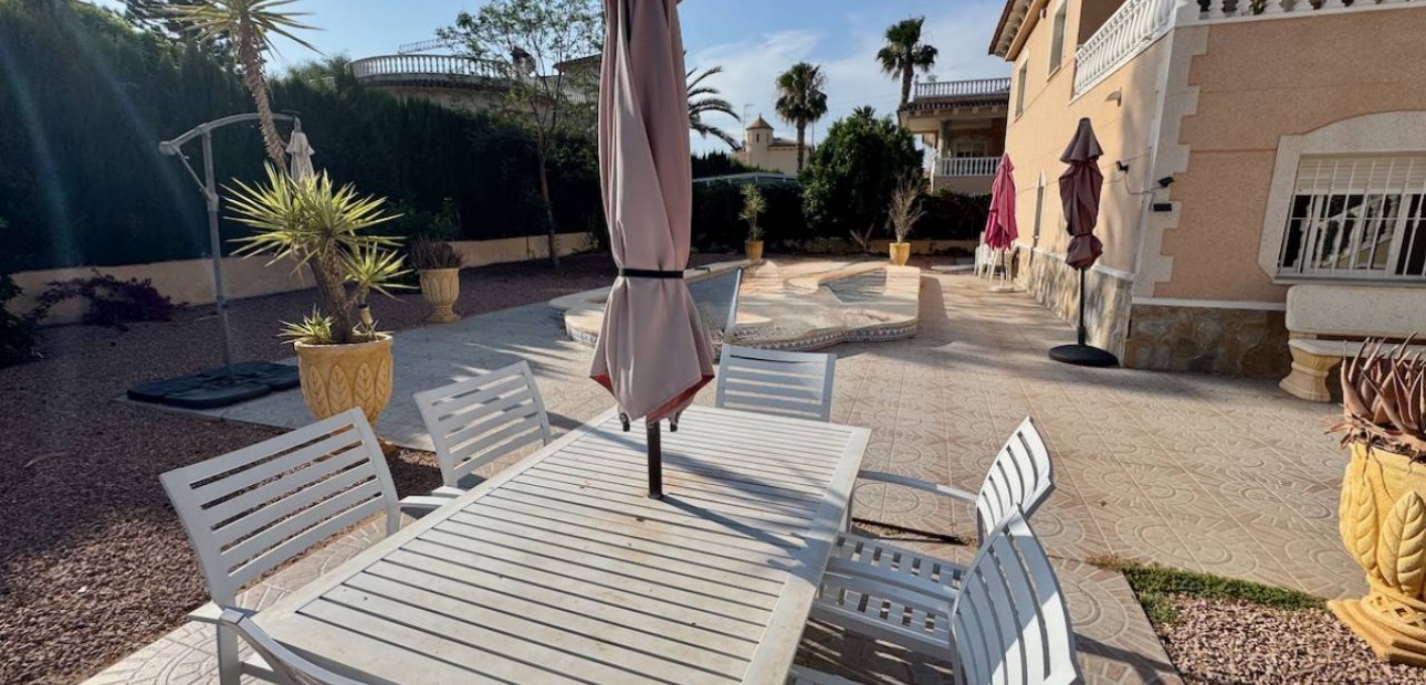 Sale - Villa -
Benferri