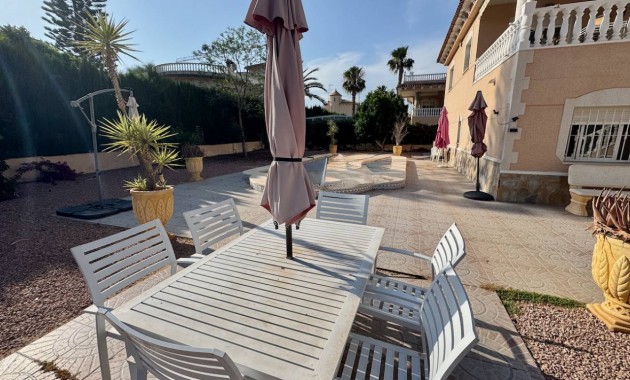 Sale - Villa -
Benferri