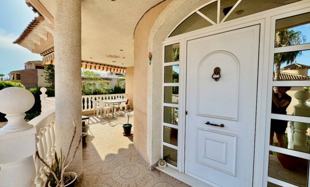 Sale - Villa -
Benferri