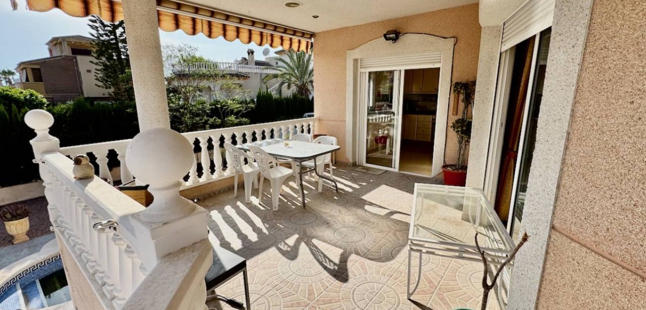 Sale - Villa -
Benferri