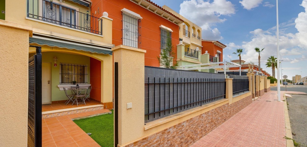Venta - Bungalow -
Torrevieja - Torreblanca