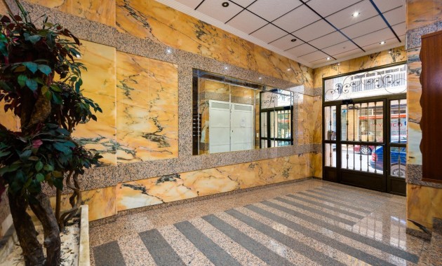 Herverkoop - Appartement / flat -
Torrevieja - Centro