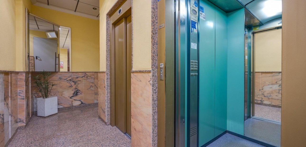 Herverkoop - Appartement / flat -
Torrevieja - Centro