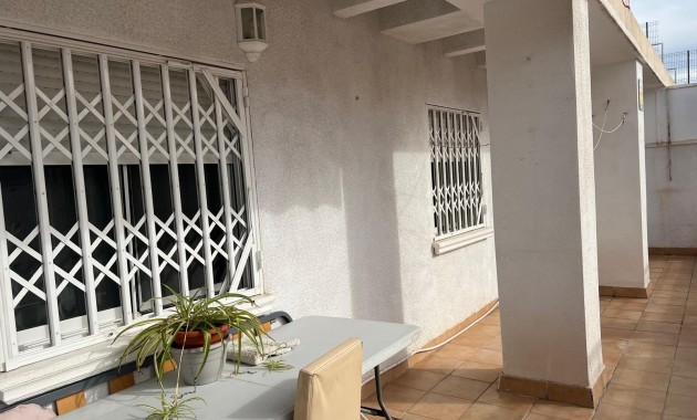 Herverkoop - Appartement / flat -
Torrevieja - Estacion de autobuses