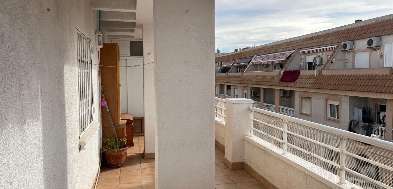 Herverkoop - Appartement / flat -
Torrevieja - Estacion de autobuses