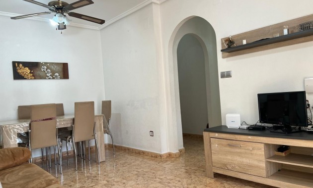 Herverkoop - Appartement / flat -
Torrevieja - Estacion de autobuses