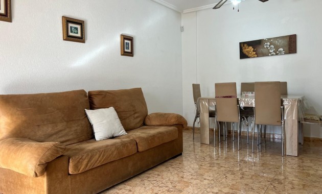 Herverkoop - Appartement / flat -
Torrevieja - Estacion de autobuses