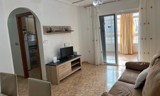 Herverkoop - Appartement / flat -
Torrevieja - Estacion de autobuses