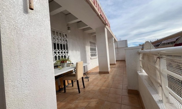 Herverkoop - Appartement / flat -
Torrevieja - Estacion de autobuses