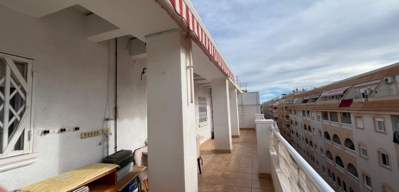 Herverkoop - Appartement / flat -
Torrevieja - Estacion de autobuses