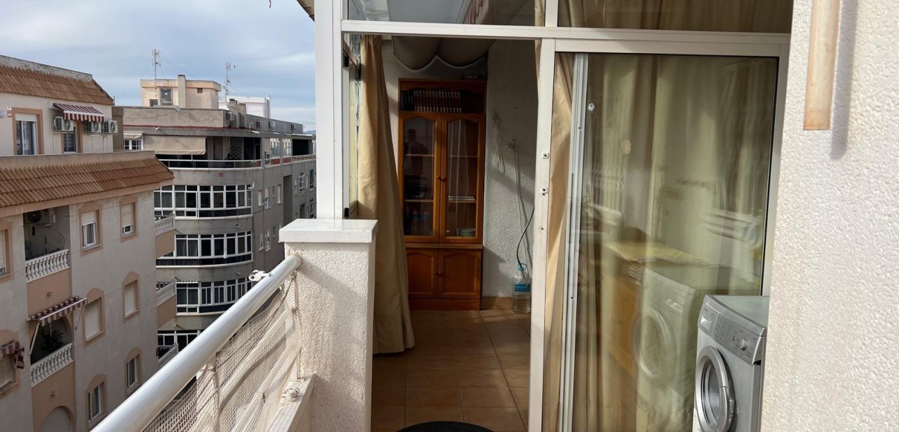 Herverkoop - Appartement / flat -
Torrevieja - Estacion de autobuses