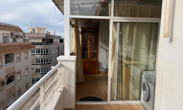 Herverkoop - Appartement / flat -
Torrevieja - Estacion de autobuses