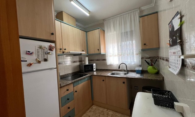 Herverkoop - Appartement / flat -
Torrevieja - Estacion de autobuses