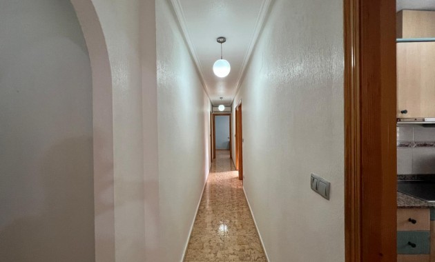 Herverkoop - Appartement / flat -
Torrevieja - Estacion de autobuses