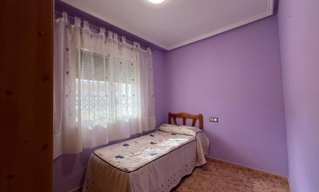 Herverkoop - Appartement / flat -
Torrevieja - Estacion de autobuses