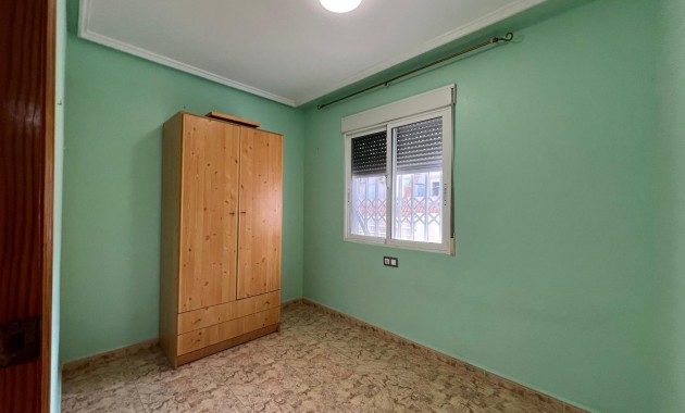 Herverkoop - Appartement / flat -
Torrevieja - Estacion de autobuses