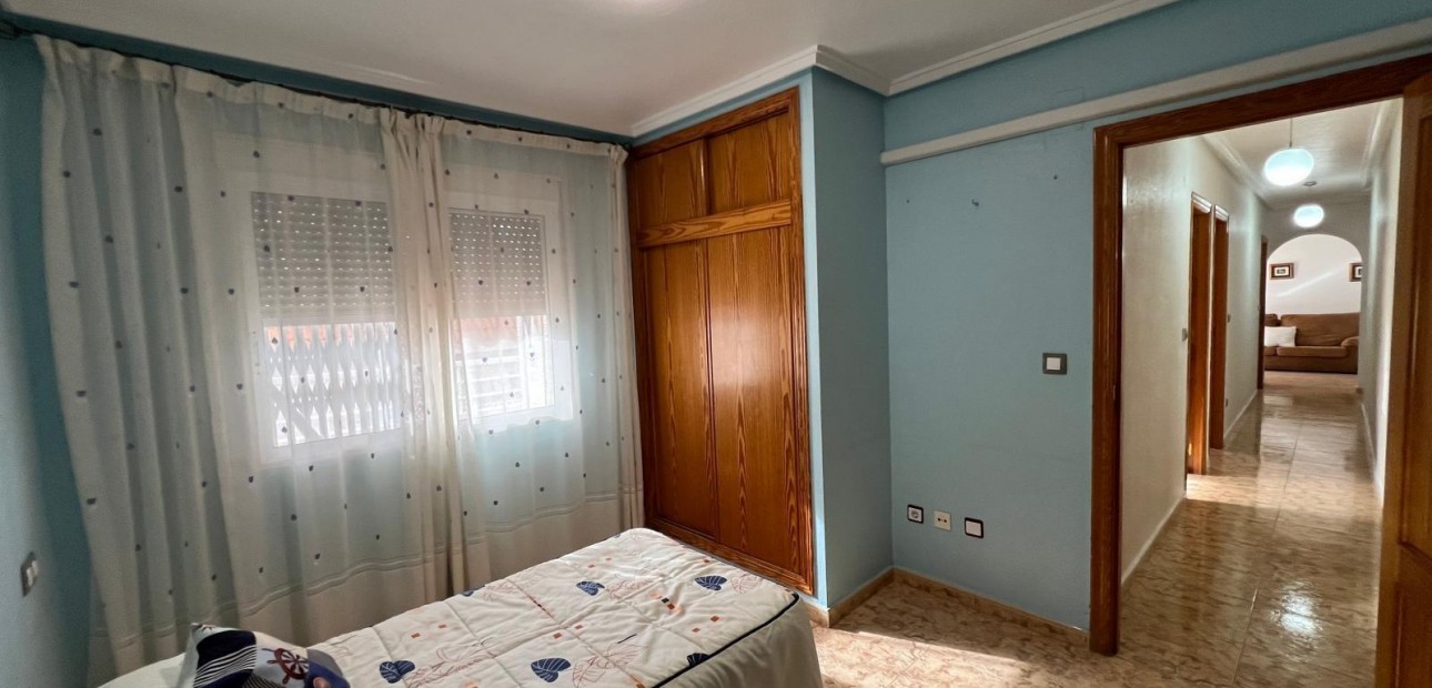 Herverkoop - Appartement / flat -
Torrevieja - Estacion de autobuses