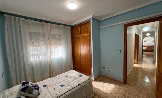 Herverkoop - Appartement / flat -
Torrevieja - Estacion de autobuses