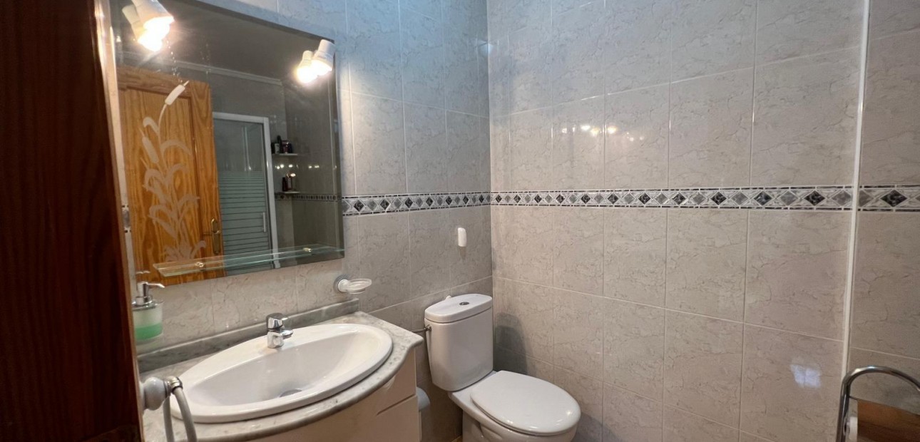 Herverkoop - Appartement / flat -
Torrevieja - Estacion de autobuses