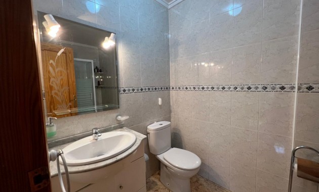 Herverkoop - Appartement / flat -
Torrevieja - Estacion de autobuses