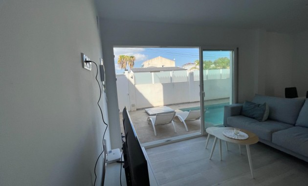 Venta - Bungalow -
Cabo Roig