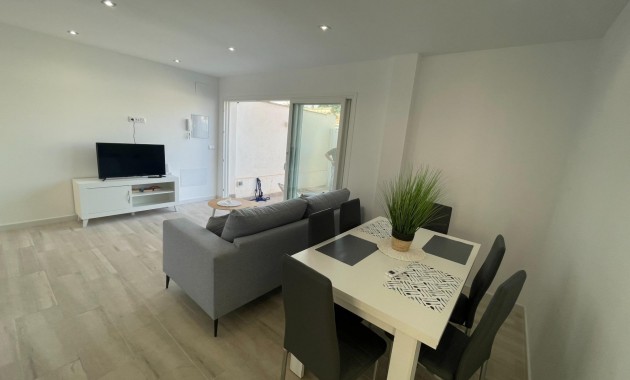 Venta - Bungalow -
Cabo Roig