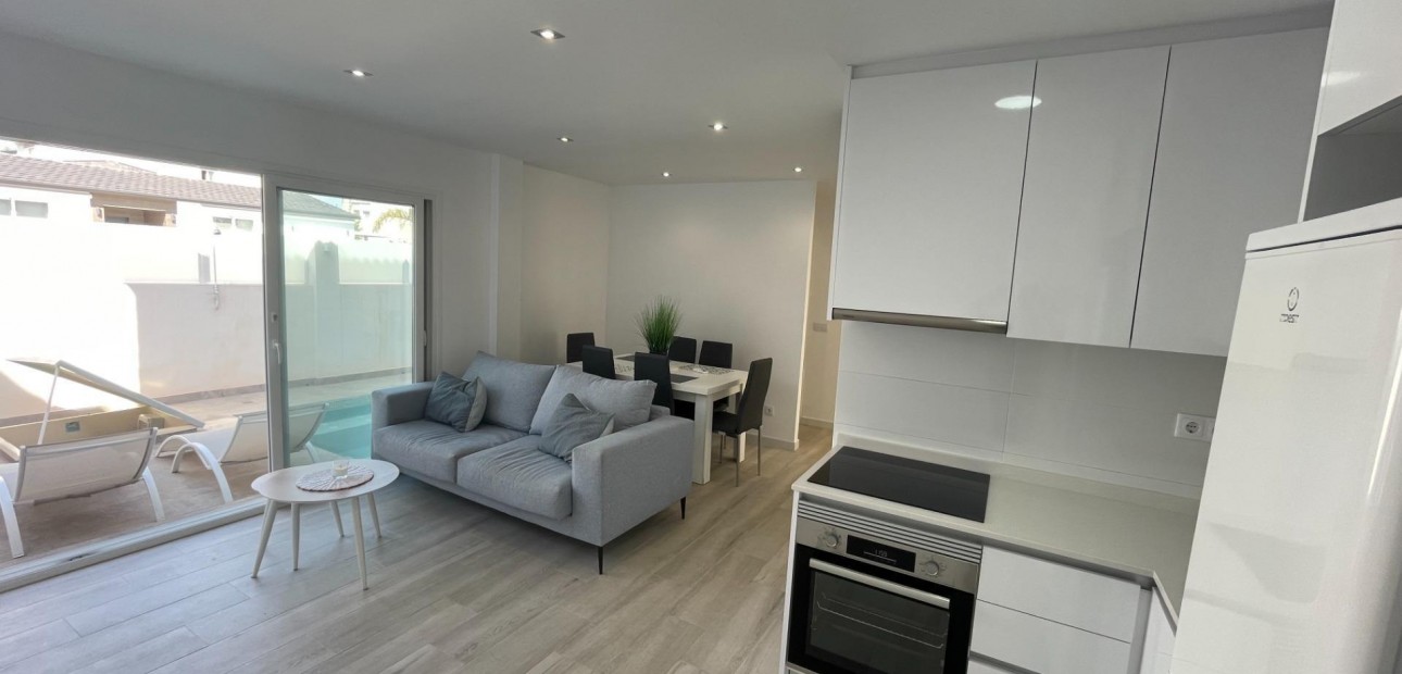 Venta - Bungalow -
Cabo Roig