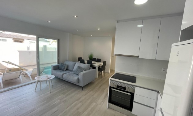 Venta - Bungalow -
Cabo Roig