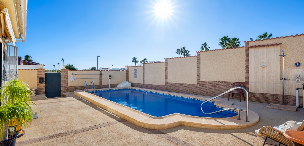 Herverkoop - Detached Villa -
Ciudad Quesada - Doña Pepa