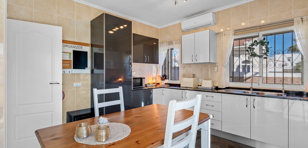 Herverkoop - Detached Villa -
Ciudad Quesada - Doña Pepa