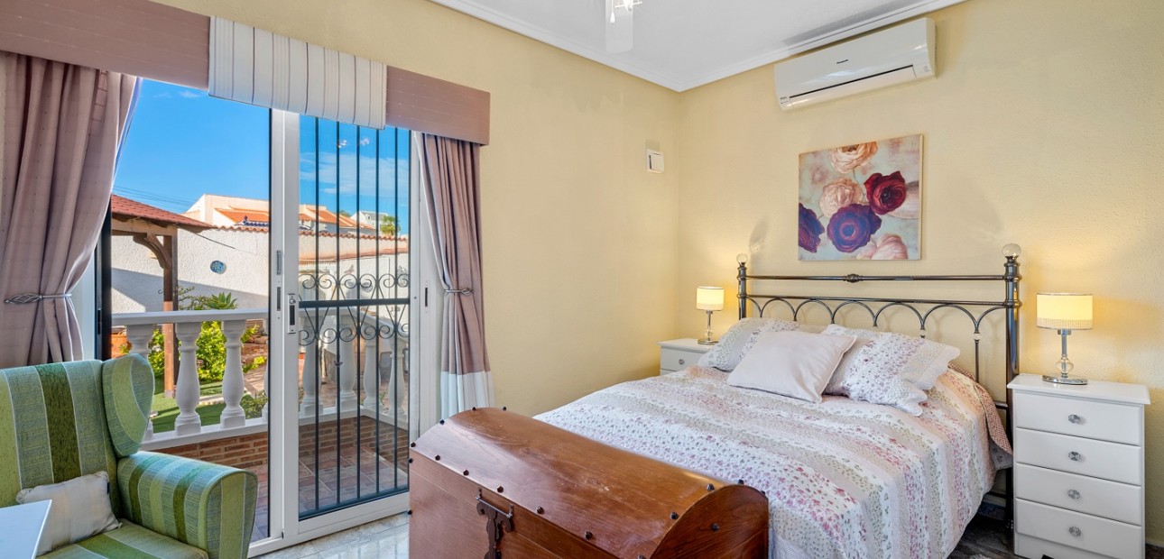 Herverkoop - Detached Villa -
Ciudad Quesada - Doña Pepa