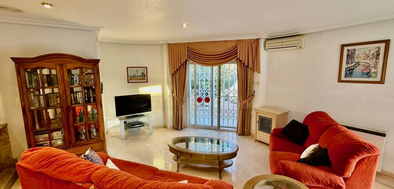 Sale - Villa -
Benferri