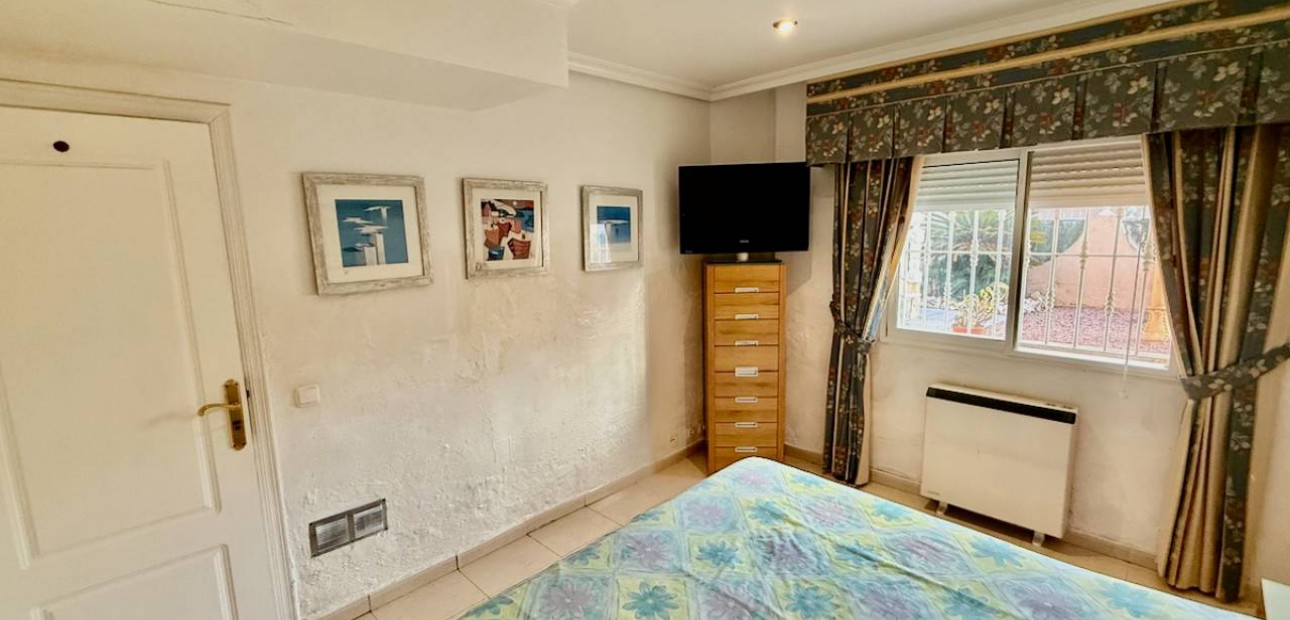 Sale - Villa -
Benferri