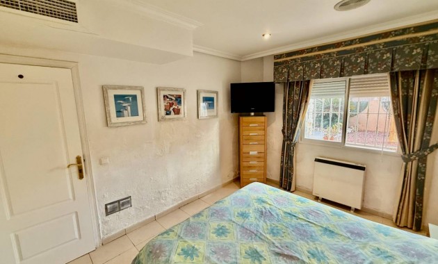 Sale - Villa -
Benferri