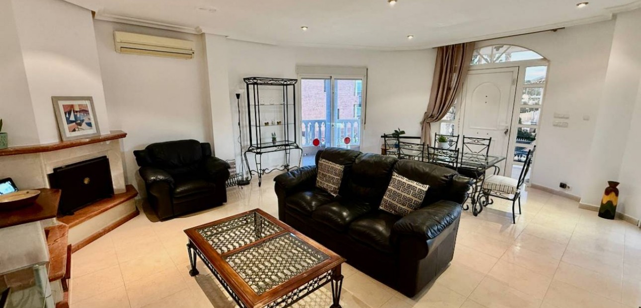 Sale - Villa -
Benferri