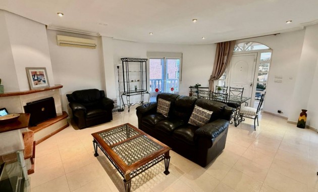 Sale - Villa -
Benferri