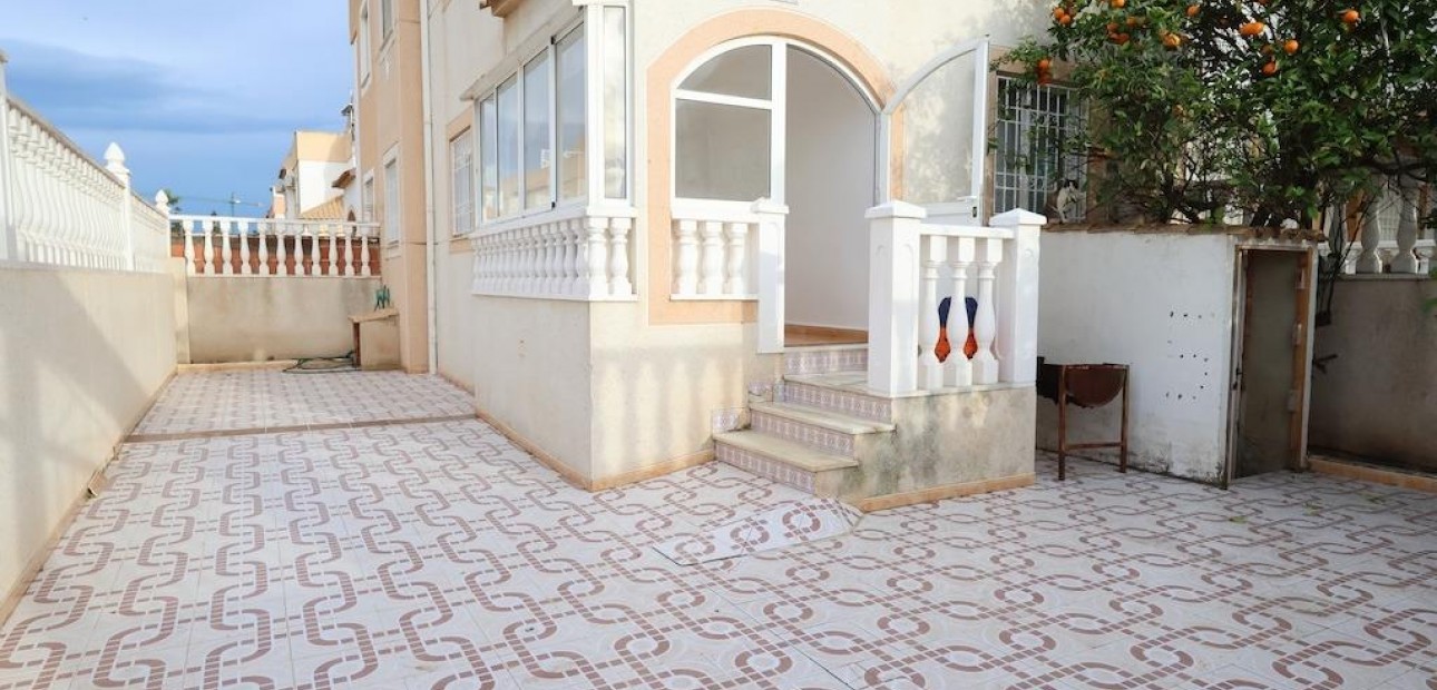 Herverkoop - Terraced house -
Torrevieja - El limonar