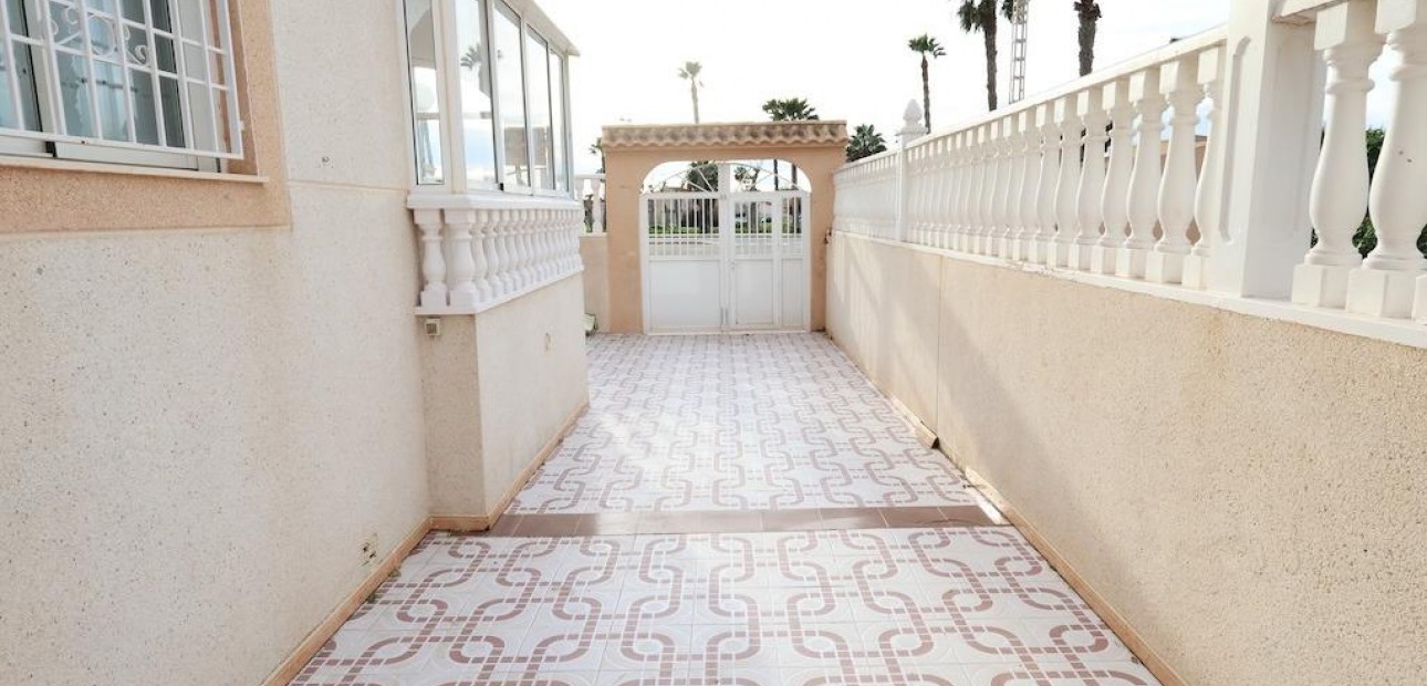 Herverkoop - Terraced house -
Torrevieja - El limonar