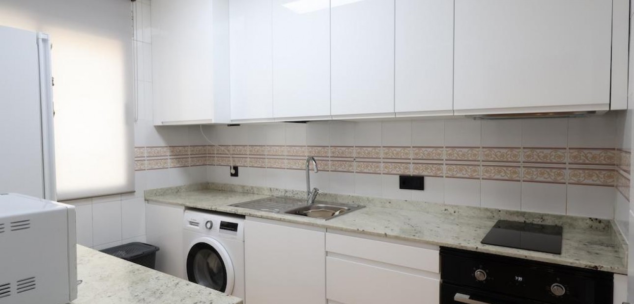 Herverkoop - Terraced house -
Torrevieja - El limonar