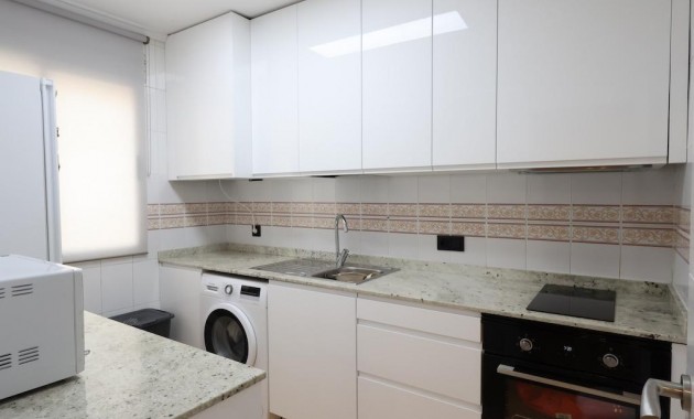Herverkoop - Terraced house -
Torrevieja - El limonar