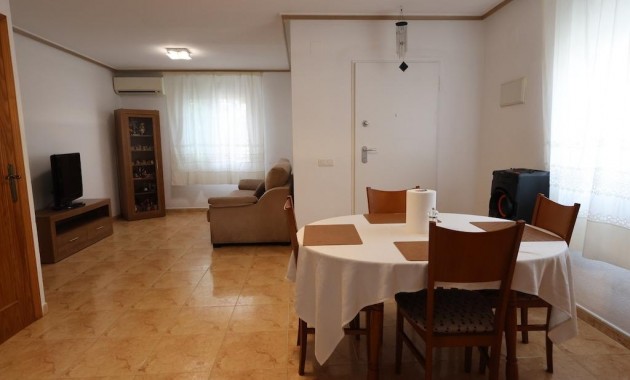 Herverkoop - Terraced house -
Torrevieja - El limonar