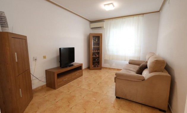 Herverkoop - Terraced house -
Torrevieja - El limonar